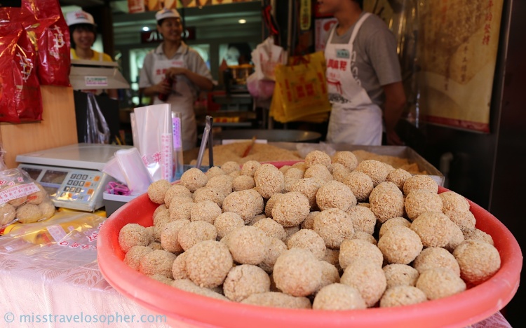 Local snack (ma lao 麻粩) from Jin Xing Ma Lao (金興麻粩) stall
